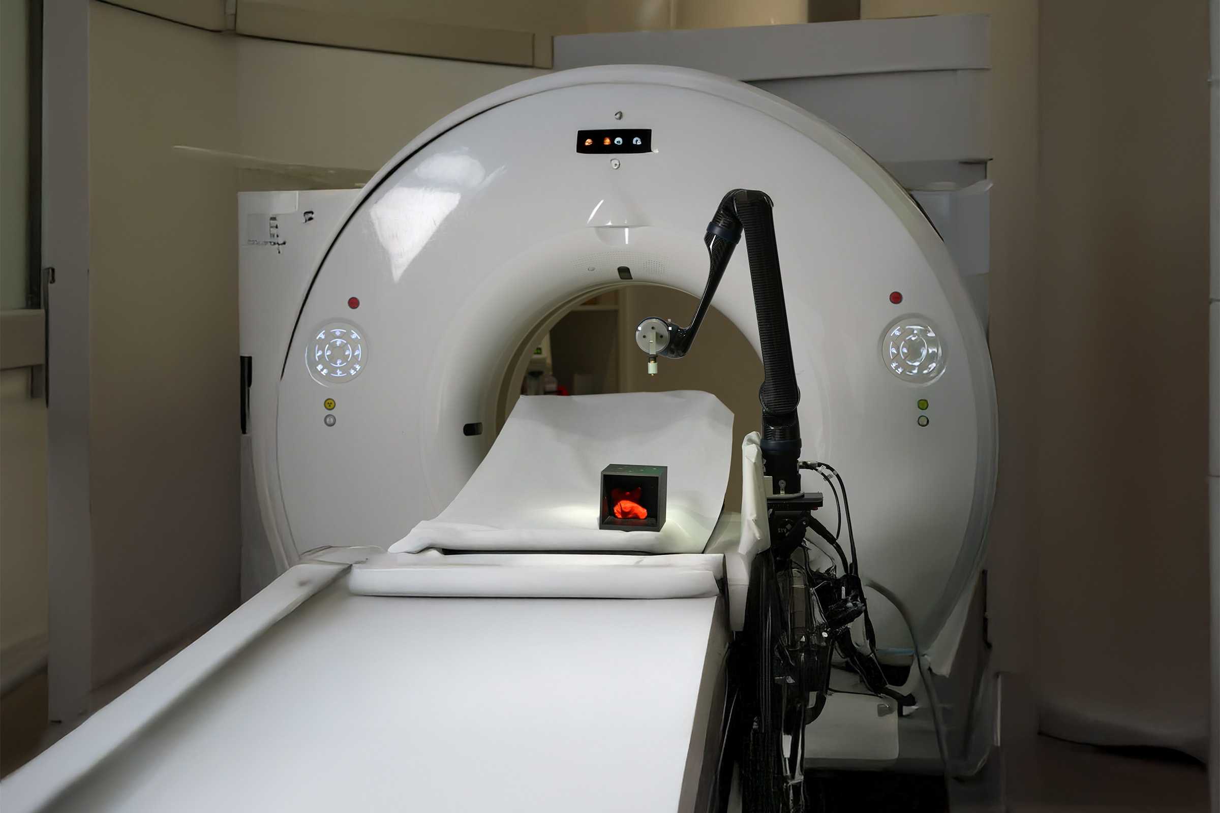Bonito biopsy robot